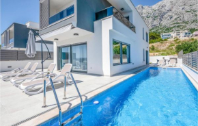 Cozy Home In Makarska With Jacuzzi